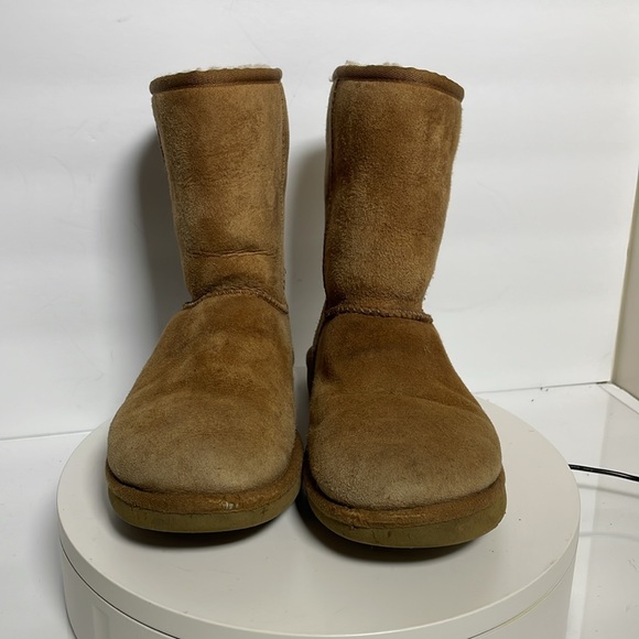 Ugg boots see pictures please size 7 - Picture 7 of 9